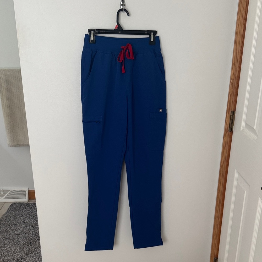 Figs Women’s Winning Blue Straight-Leg Scrub Pants with Red Drawstring - Picture 3 of 6